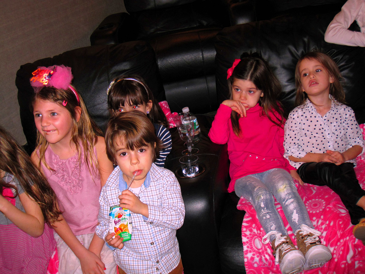 Gabby And Her Friends Chilling At Her Spa Birthday Party