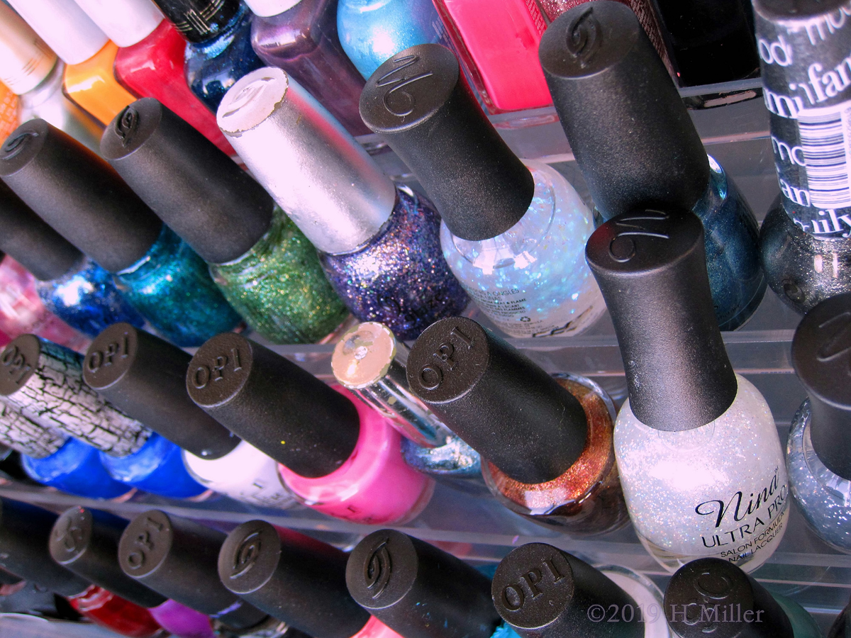 So Many Colors To Choose From At The Nail Spa! 