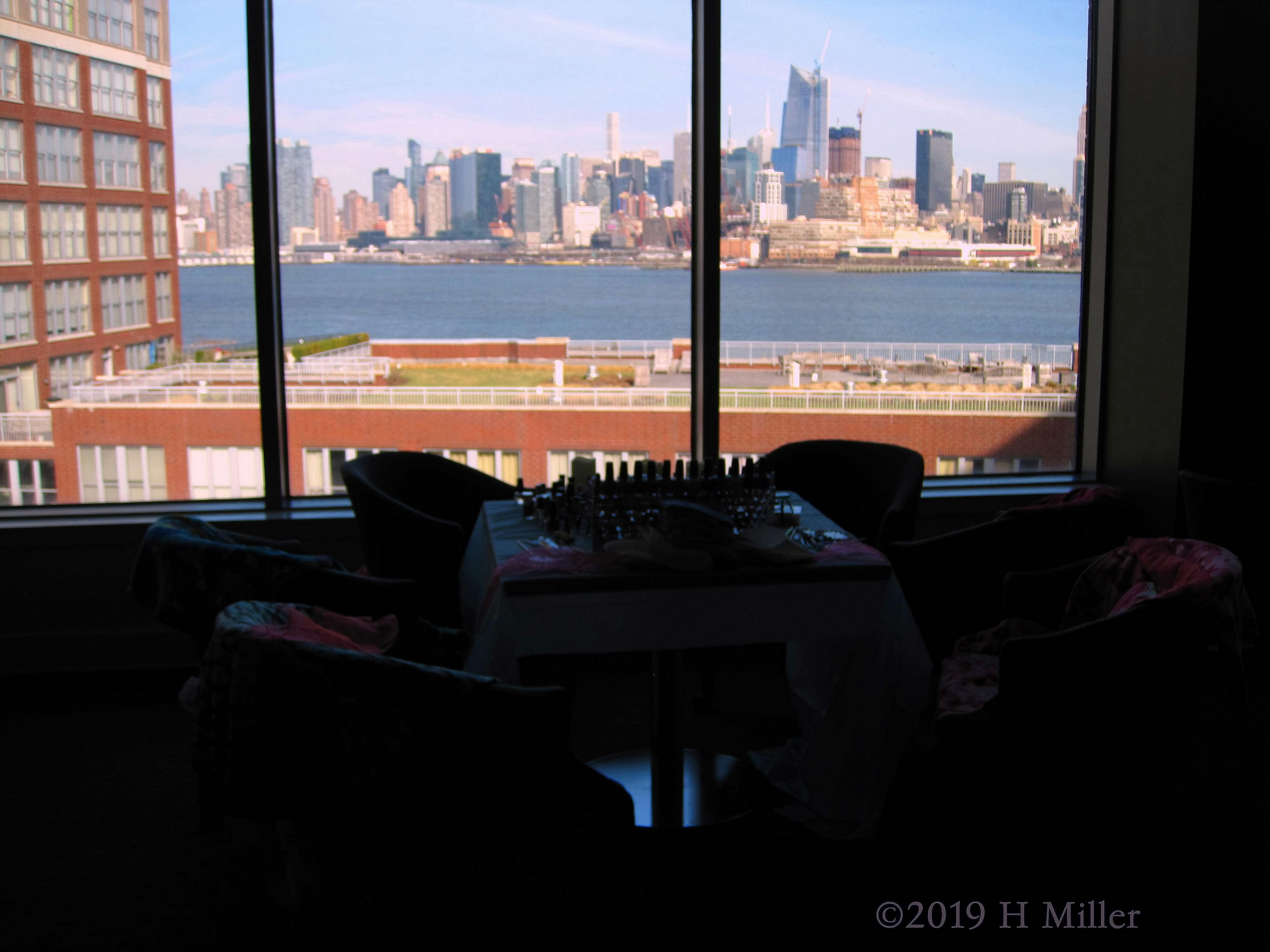 Mini Mani Area With Breathtaking City View Mini Mani Area With Breathtaking City View