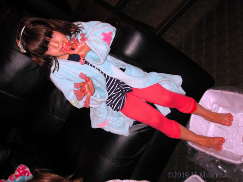 Drying Her Kids Nail Design Masterpiece Drying Her Kids Nail Design Masterpiece