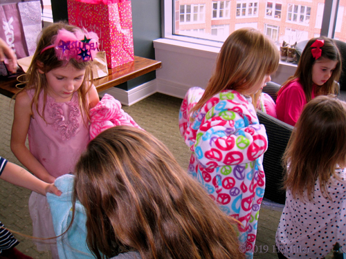 Gabby Gets Help Choosing The Best Spa Robe Gabby Gets Help Choosing The Best Spa Robe