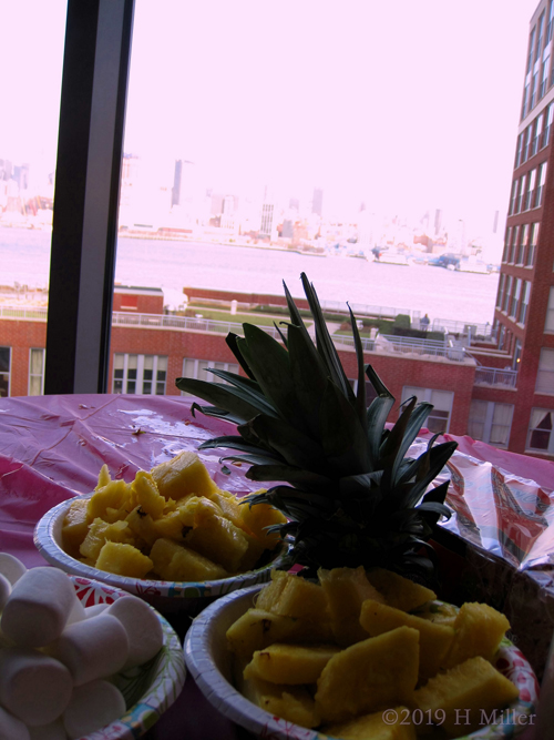 Marshmallows And Fruits....... Yummy! Marshmallows And Fruits....... Yummy!