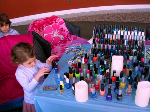 This Happy Guest Getting Her Girls Manicure On!