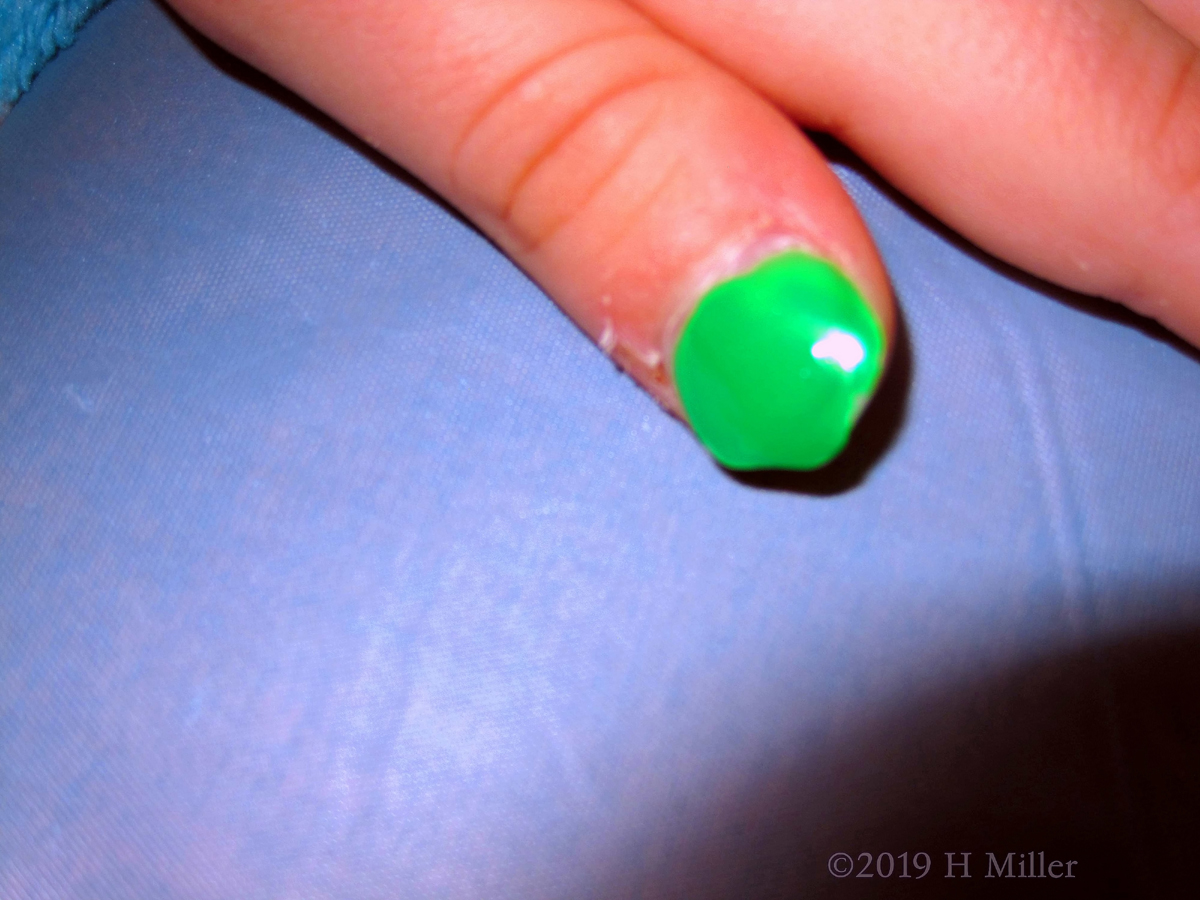 And..... A Pop Of Green To Make This Kids Mini Mani Great 