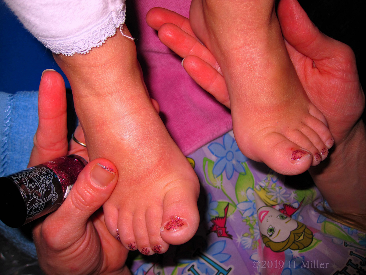 Pretty Pink Sparkles On This Girls Mini Pedi 