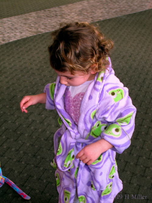 Another Party Guest Gets Ready For Fun In A Frog Spa Robe Another Party Guest Gets Ready For Fun In A Frog Spa Robe