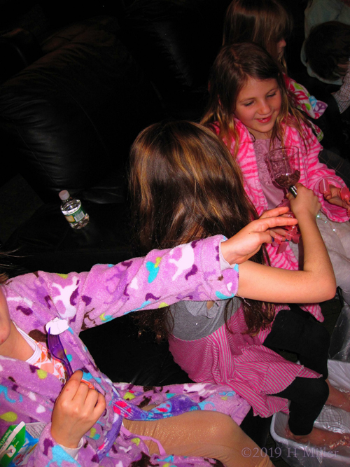 Enjoying The Spa Birthday Party With Kids Pedis Enjoying The Spa Birthday Party With Kids Pedis