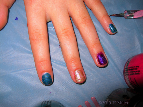 Her Kids Manicure Looks Super Cool! Her Kids Manicure Looks Super Cool!