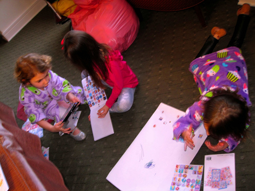 Making Crafts And Spa Birthday Cards At The Kids Spa! Making Crafts And Spa Birthday Cards At The Kids Spa!