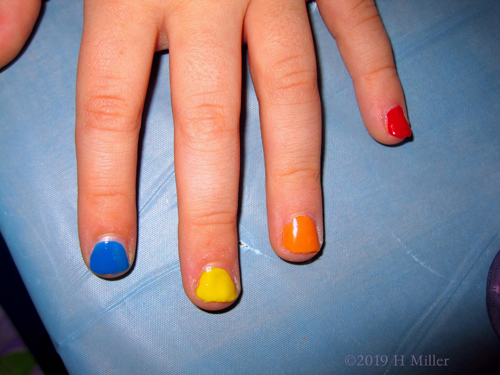 Pretty Multicolored Kids Manicure!