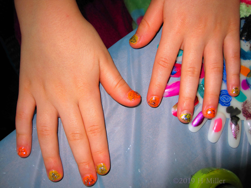 Sparkly Yellow And Orange Girls Manicure!