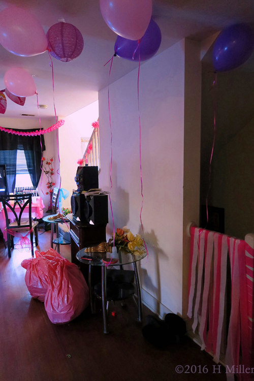 Balloons And Pink Bags With Spa Robes. Balloons And Pink Bags With Spa Robes.