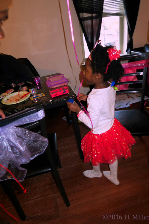 Placing The Fish Tank On The Table. Placing The Fish Tank On The Table.