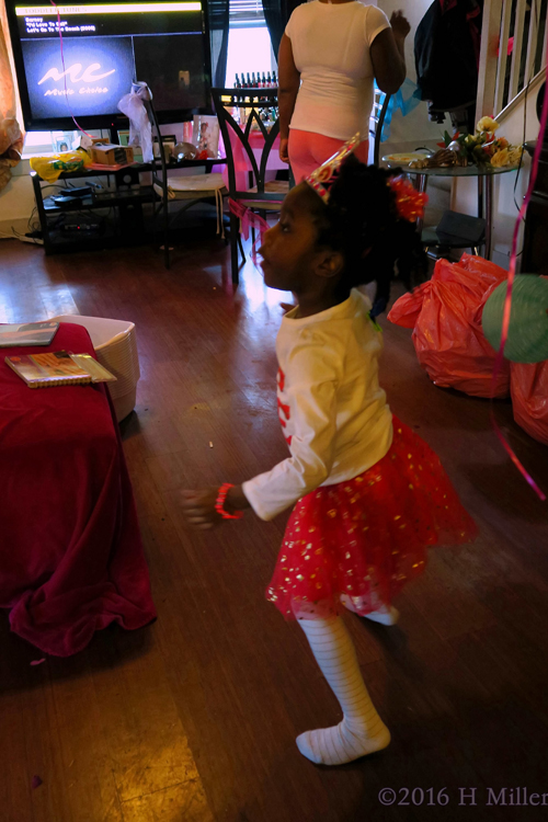 She Loves This Track! She Loves This Track!