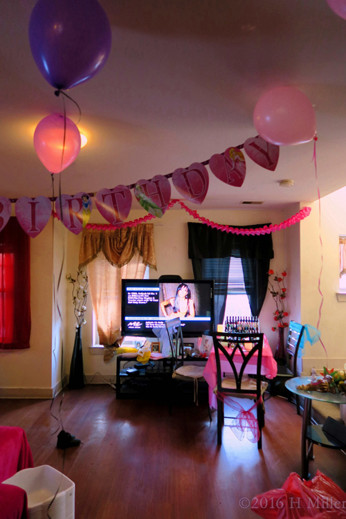 Spa Party For Girls Mani Table. Spa Party For Girls Mani Table.