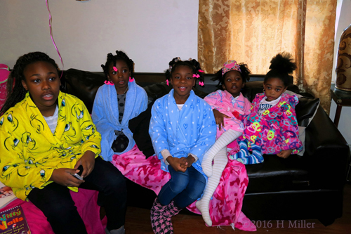 Kids Saying 'SPA PARTY Kids Saying 'SPA PARTY