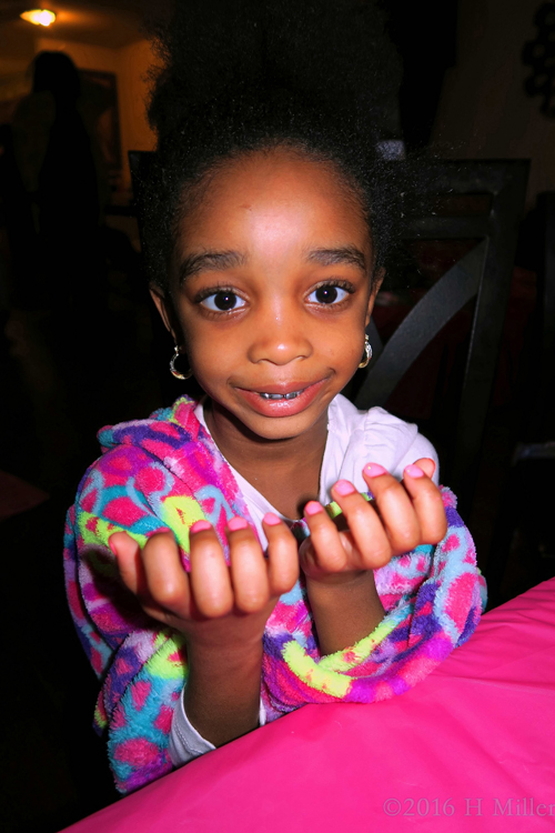 This Guest Likes Her New Pink Mani! This Guest Likes Her New Pink Mani!