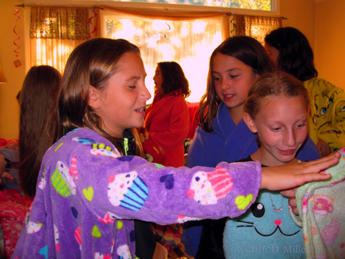 Chilling With Friends Before The Spa Party Chilling With Friends Before The Spa Party