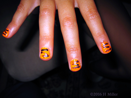 Orange And Black Tiger Striped Mini Mani