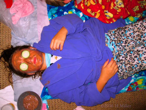 Relaxing In A Yummy Homemade Chocolate Face Mask Relaxing In A Yummy Homemade Chocolate Face Mask