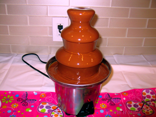 Yummy Chocolate Fountain