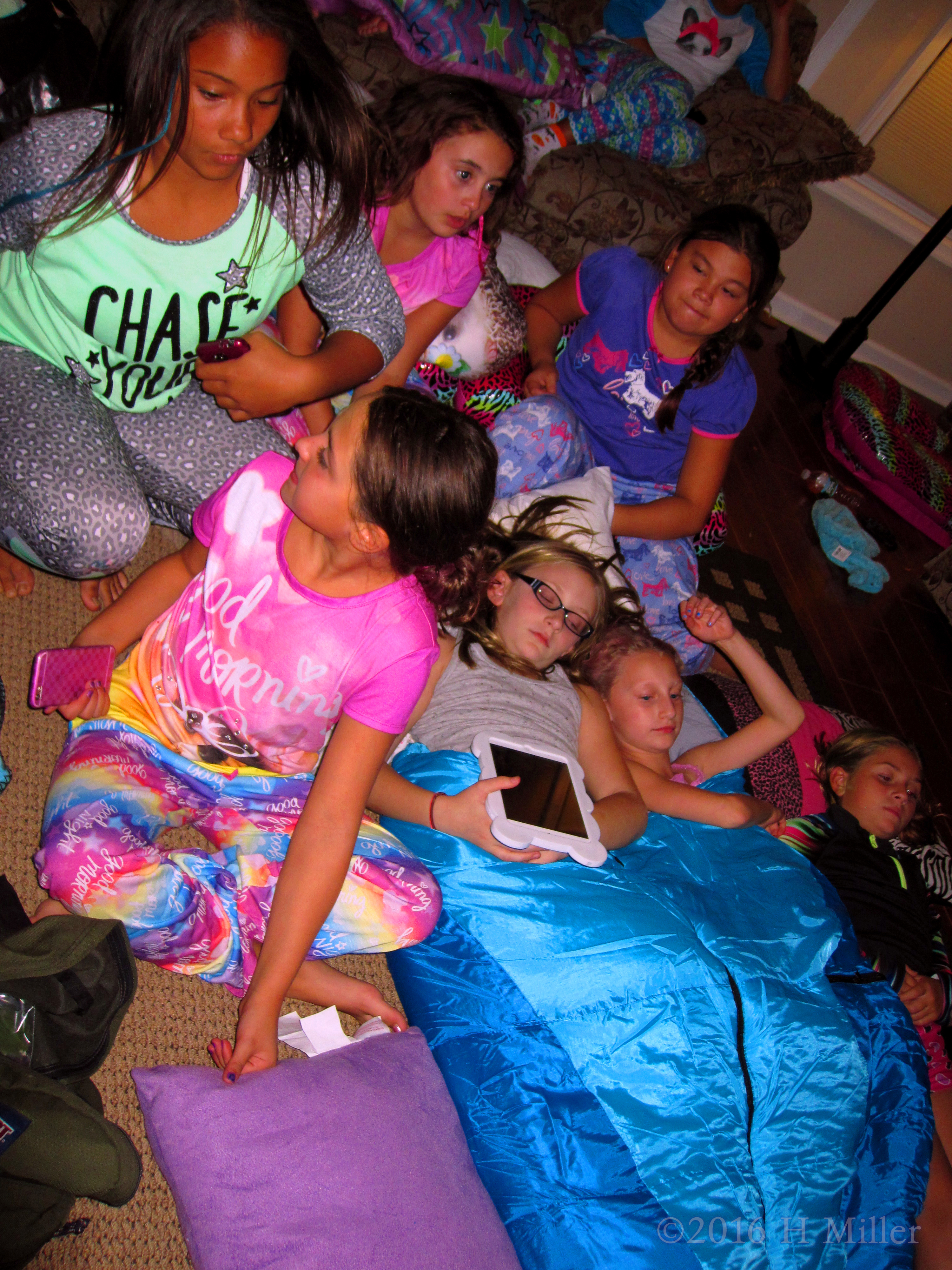 Chilling Out With Friends During The Girls Spa Party Chilling Out With Friends During The Girls Spa Party