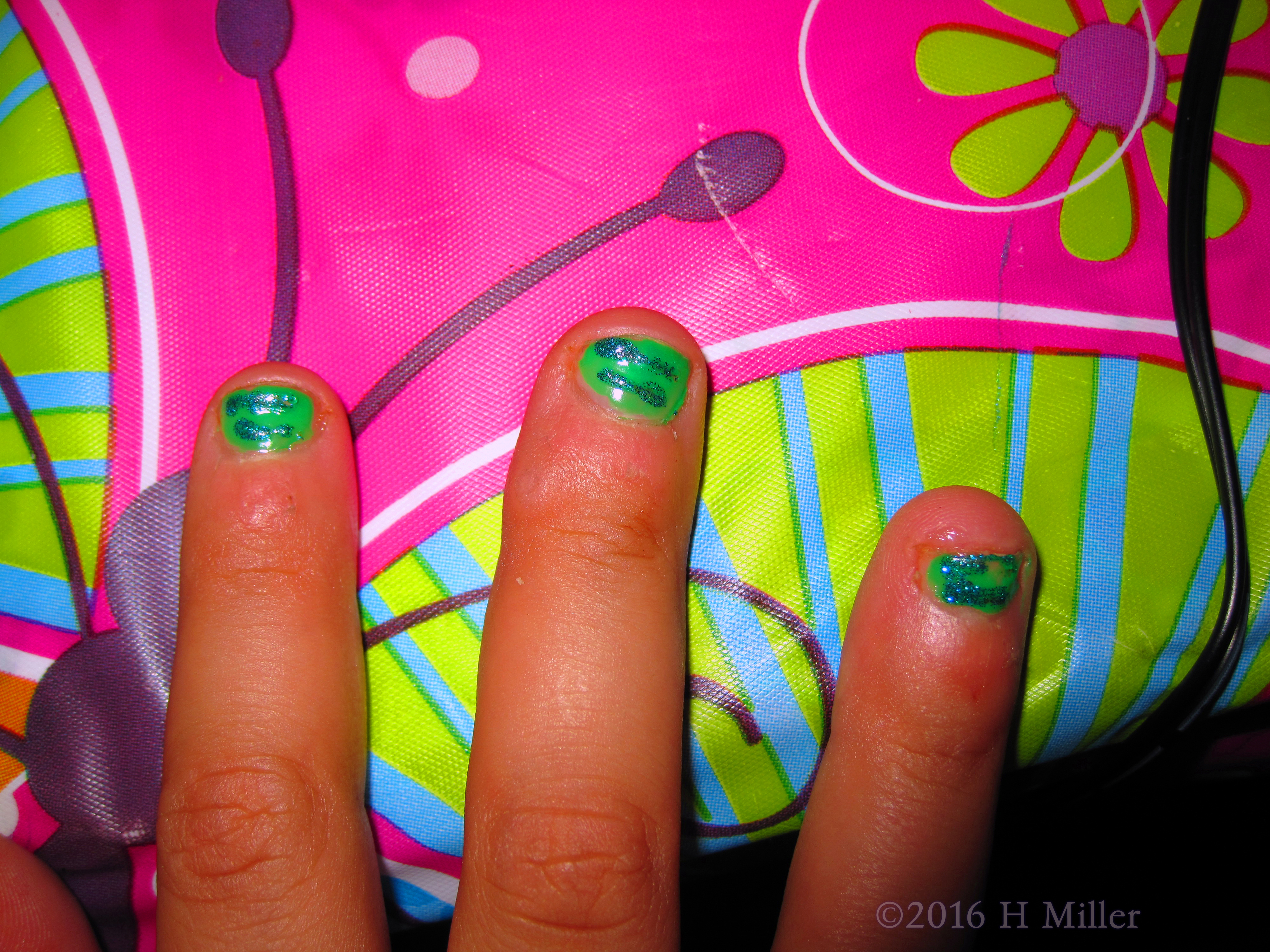 Green Striped Mini Mani. 