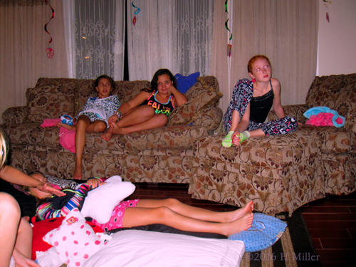 Relaxing At The Kids Spa Relaxing At The Kids Spa