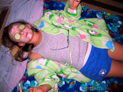 Relaxing In A Homemade Vanilla Face Mask Relaxing In A Homemade Vanilla Face Mask