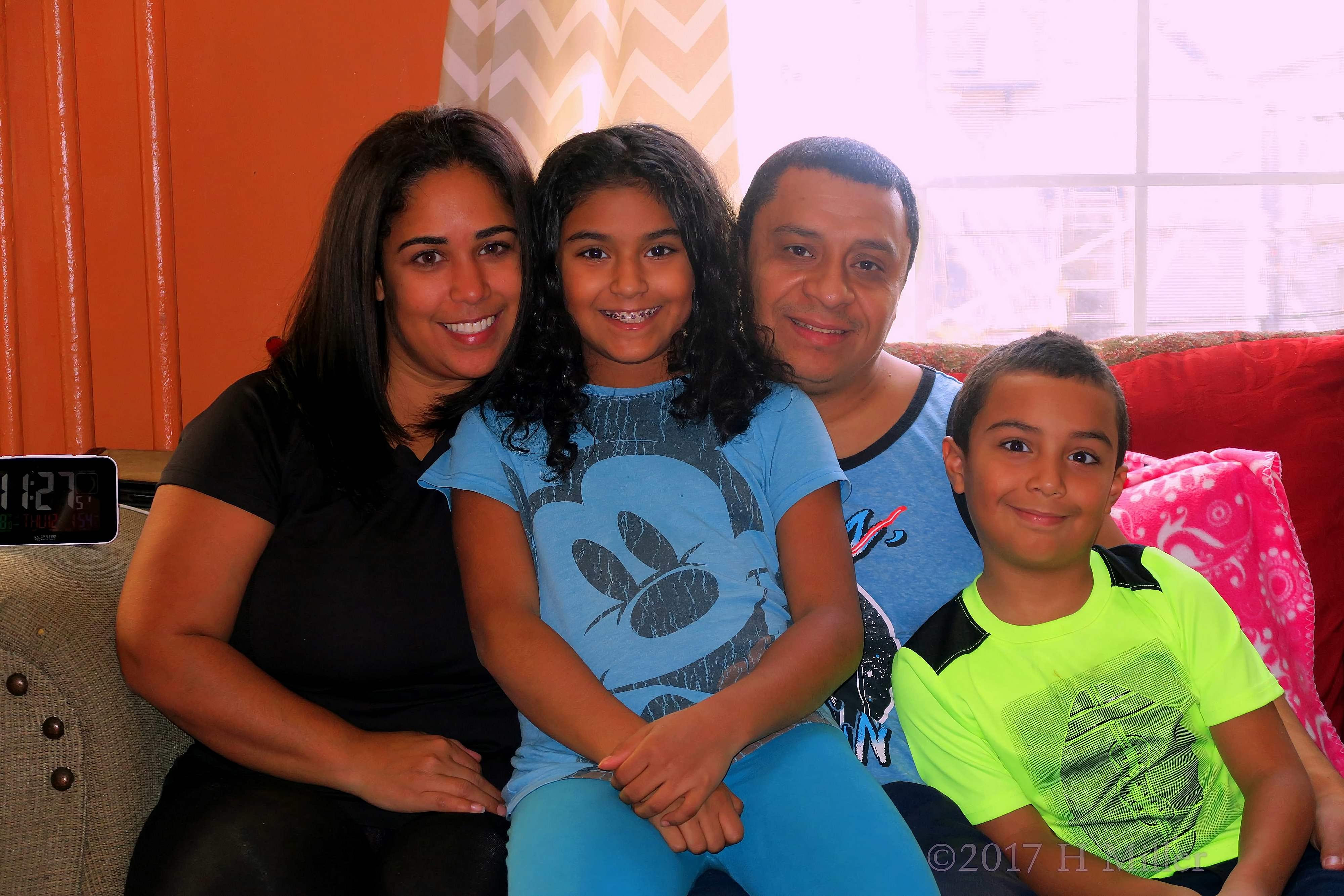 Genesis And Her Family Smile For The Group Photo! Genesis And Her Family Smile For The Group Photo!