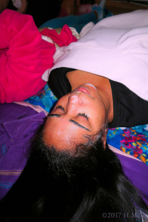 Before The Facial Masque Is On! Before The Facial Masque Is On!