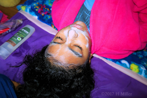 Kids Facial Is In Progress! Kids Facial Is In Progress!