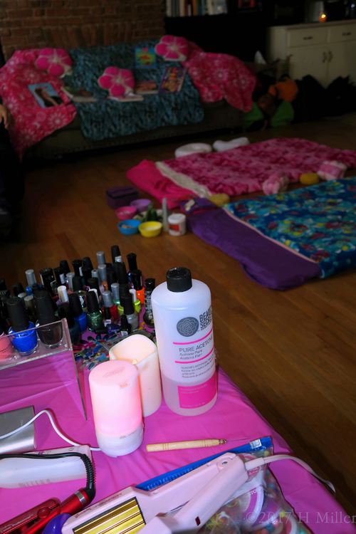 The Hairstyling Station And Kids Facial Mats. The Hairstyling Station And Kids Facial Mats.