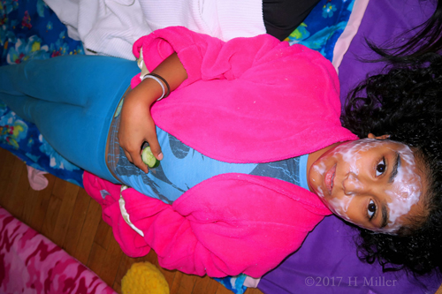 Genesis Is Ready To Finish Her Facial For Girls Genesis Is Ready To Finish Her Facial For Girls