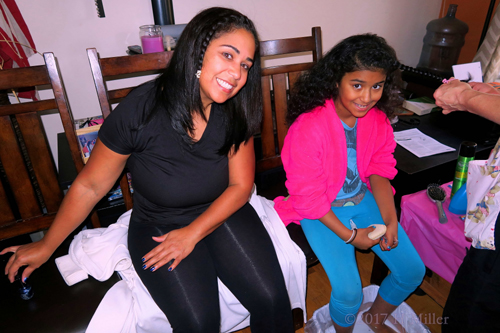 Mother And Daughter Having Their Kids Pedicure Footbaths Together! Mother And Daughter Having Their Kids Pedicure Footbaths Together!
