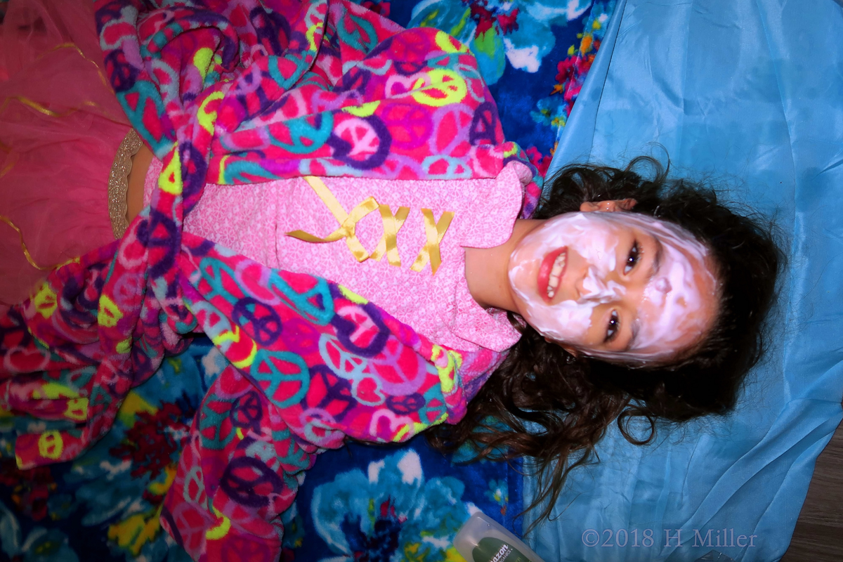 Pretty In Pink! Kids Facial Matches This Party Guest's Kids Spa Robe! 