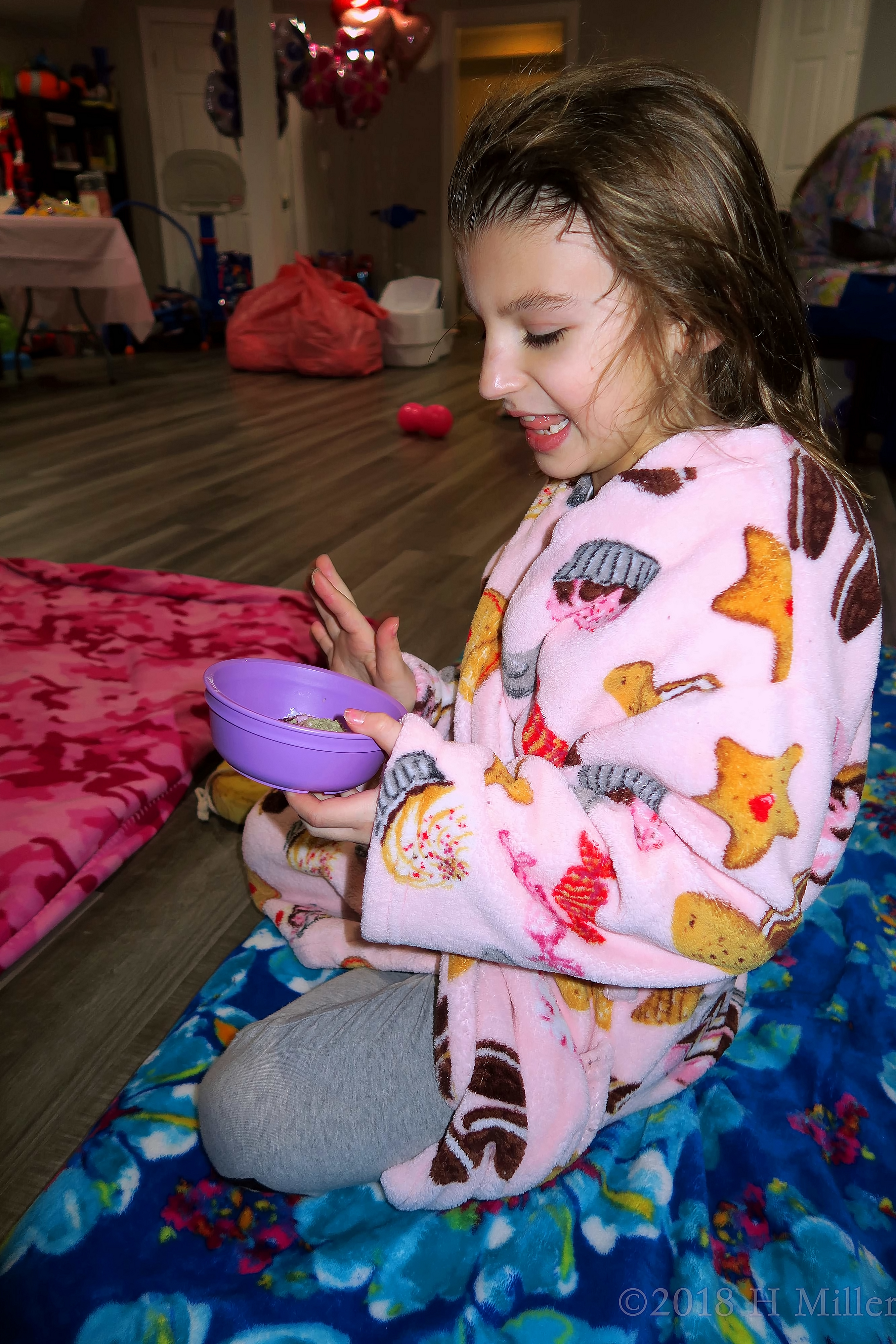 Feels Like A Soothing Masque! Party Guest Prepares For Kids Facial! Feels Like A Soothing Masque! Party Guest Prepares For Kids Facial!