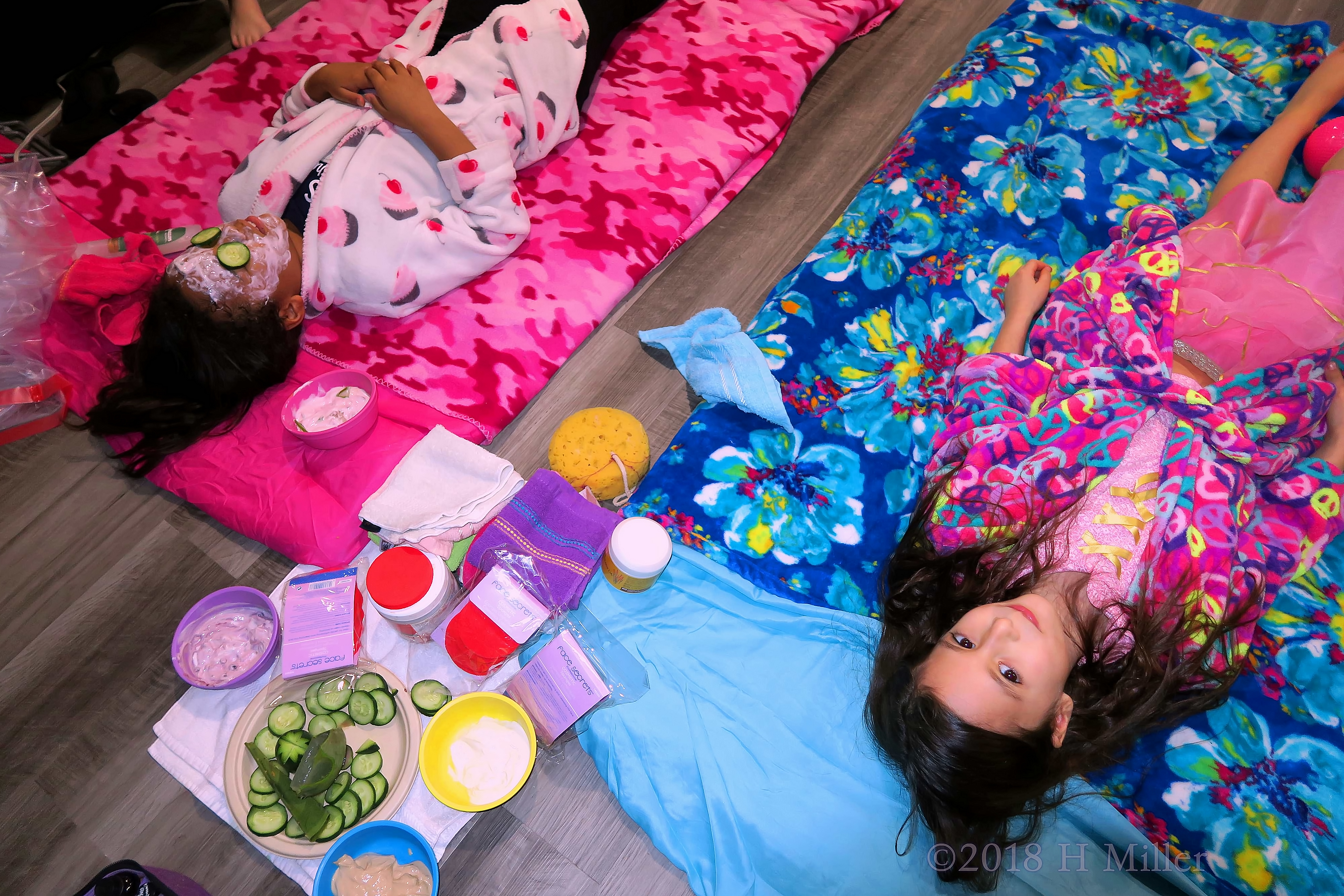 Pampered And Posing! Party Guests Pose During Kids Facials! Pampered And Posing! Party Guests Pose During Kids Facials!