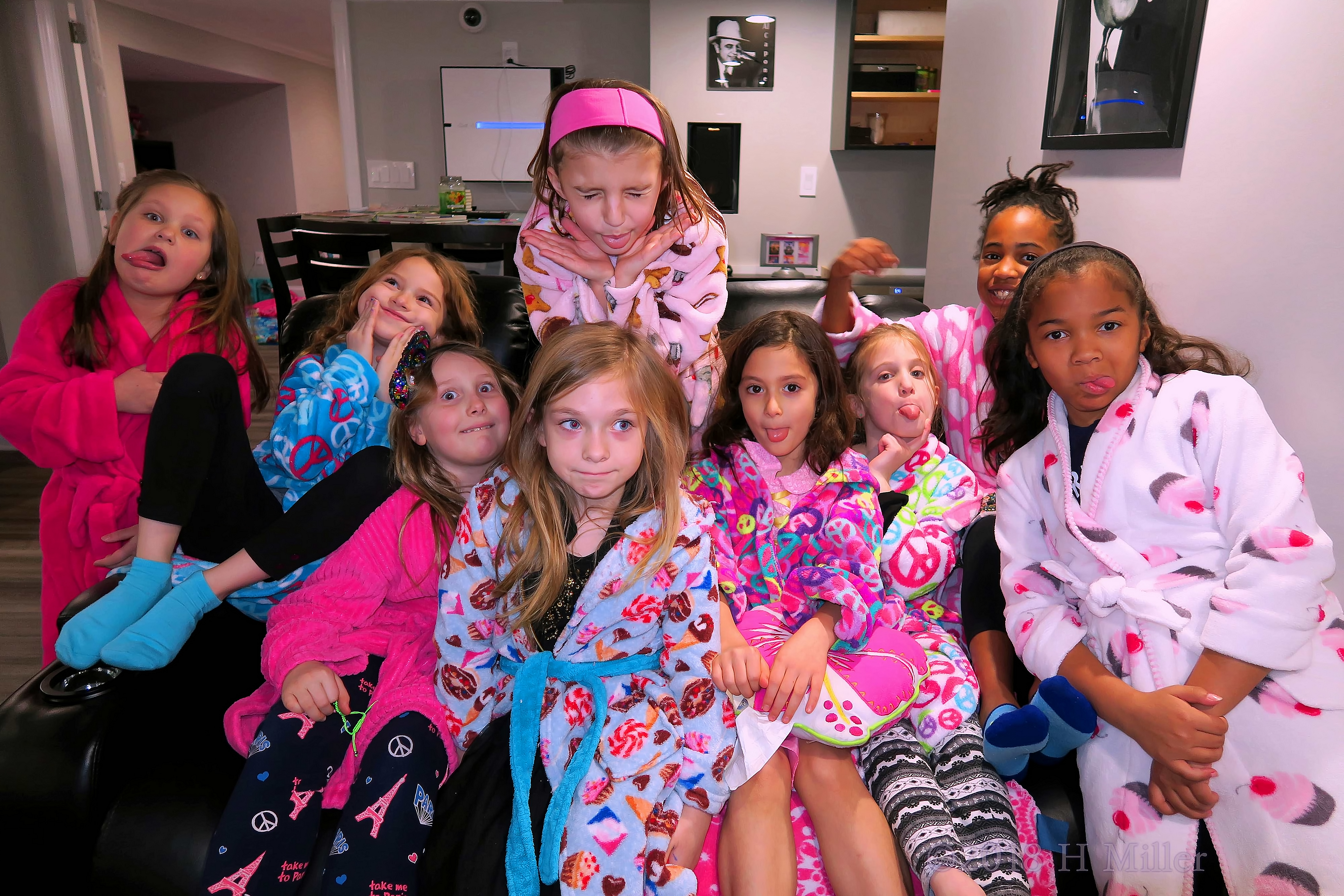 Silly Faces! Girls Group Photo At The Kids Spa Party! Silly Faces! Girls Group Photo At The Kids Spa Party!