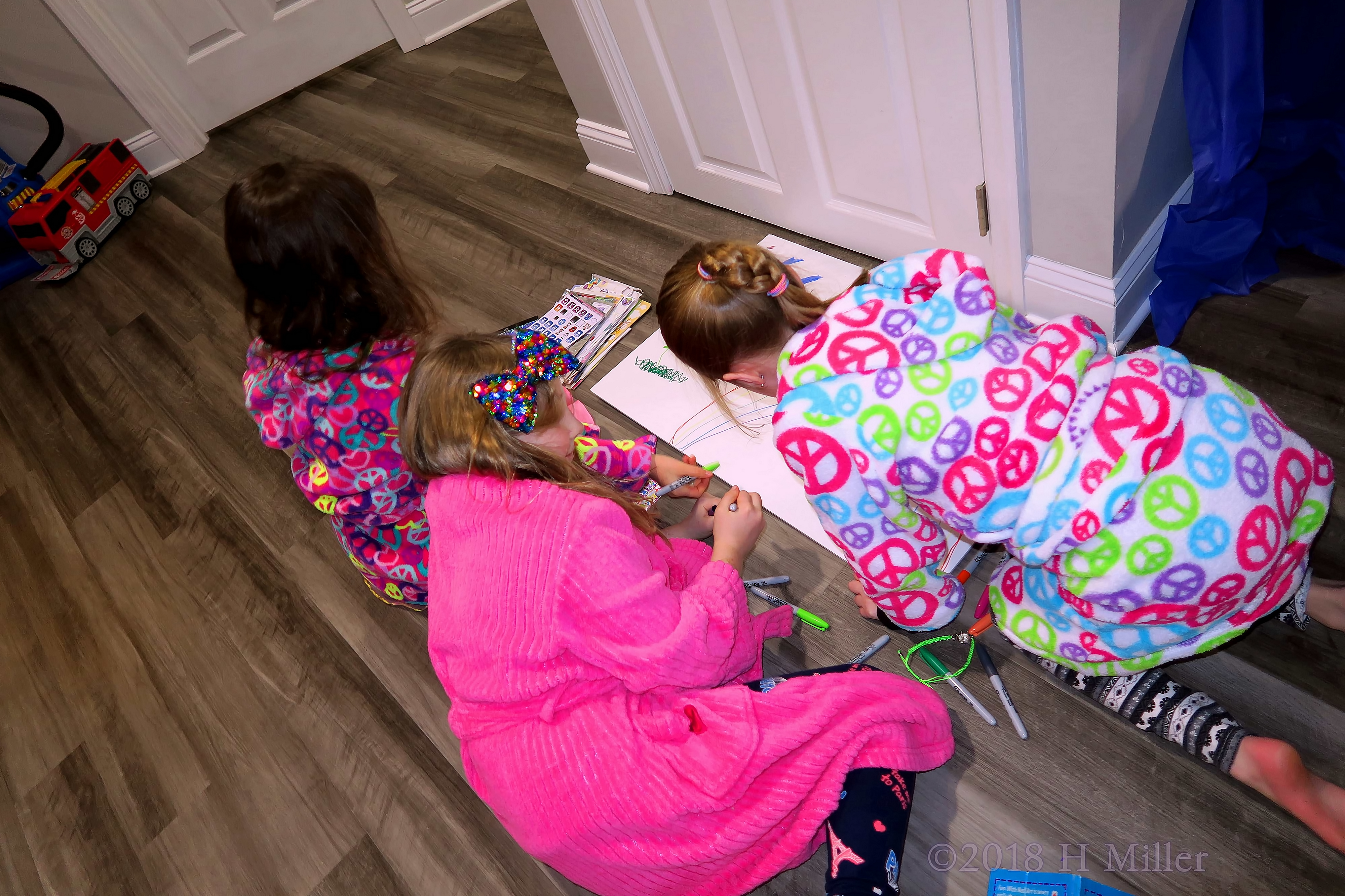 Spa Birthday Card Signing! Party Guests Sign The Spa Birthday Card! Spa Birthday Card Signing! Party Guests Sign The Spa Birthday Card!