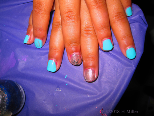 Blue And Glitter Accent Nail For Girls Mani!