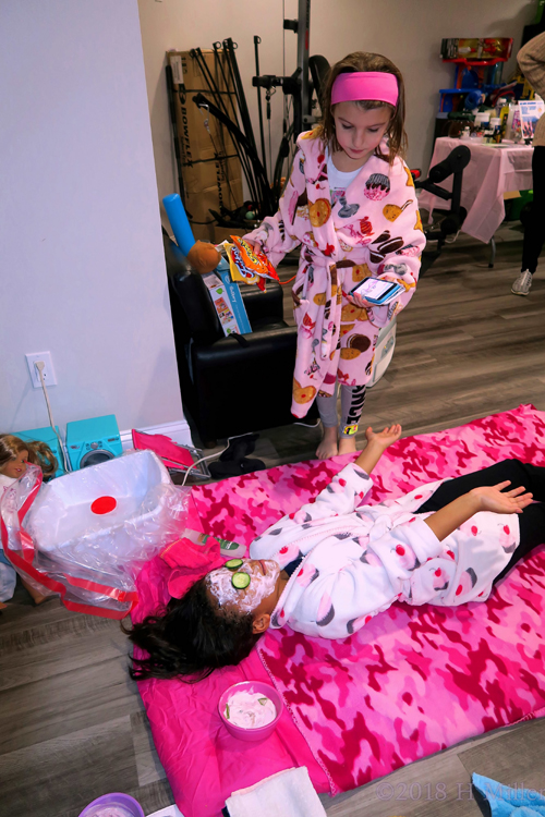 Chips And Dip! Party Guest Snacks While Her Friend Gets A Girls Facial! Chips And Dip! Party Guest Snacks While Her Friend Gets A Girls Facial!