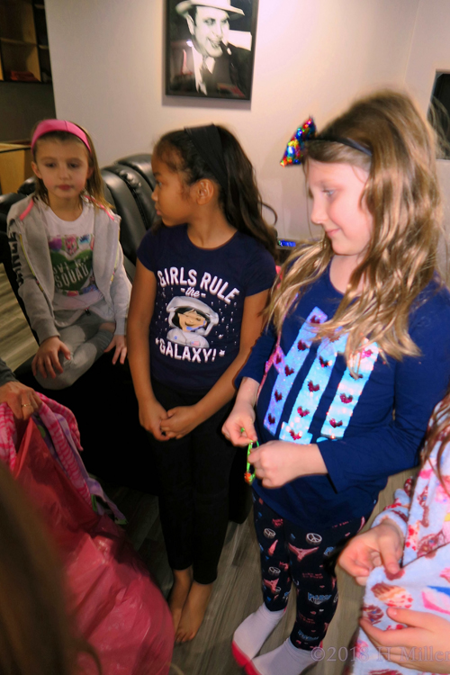 Girls Rule! Girls Group Photo! Girls Rule! Girls Group Photo!