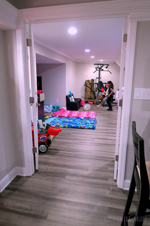 Playing And Partying At The Kids Spa Party! Playing And Partying At The Kids Spa Party!