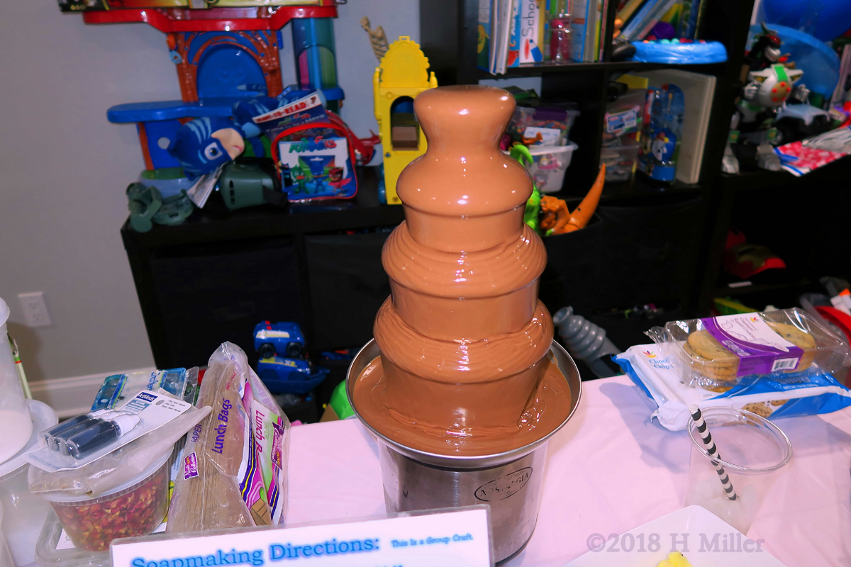 Chocolate Fountains Are Made For Dipping! 