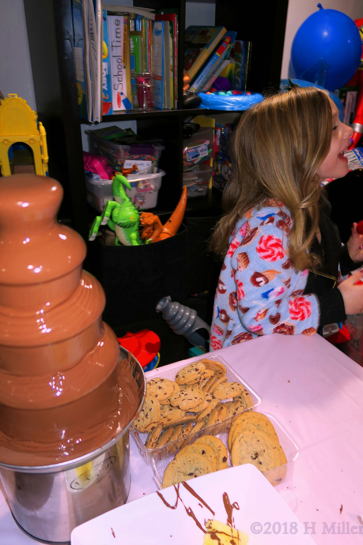 Everything Is Better Dipped In The Chocolate Fountain! 