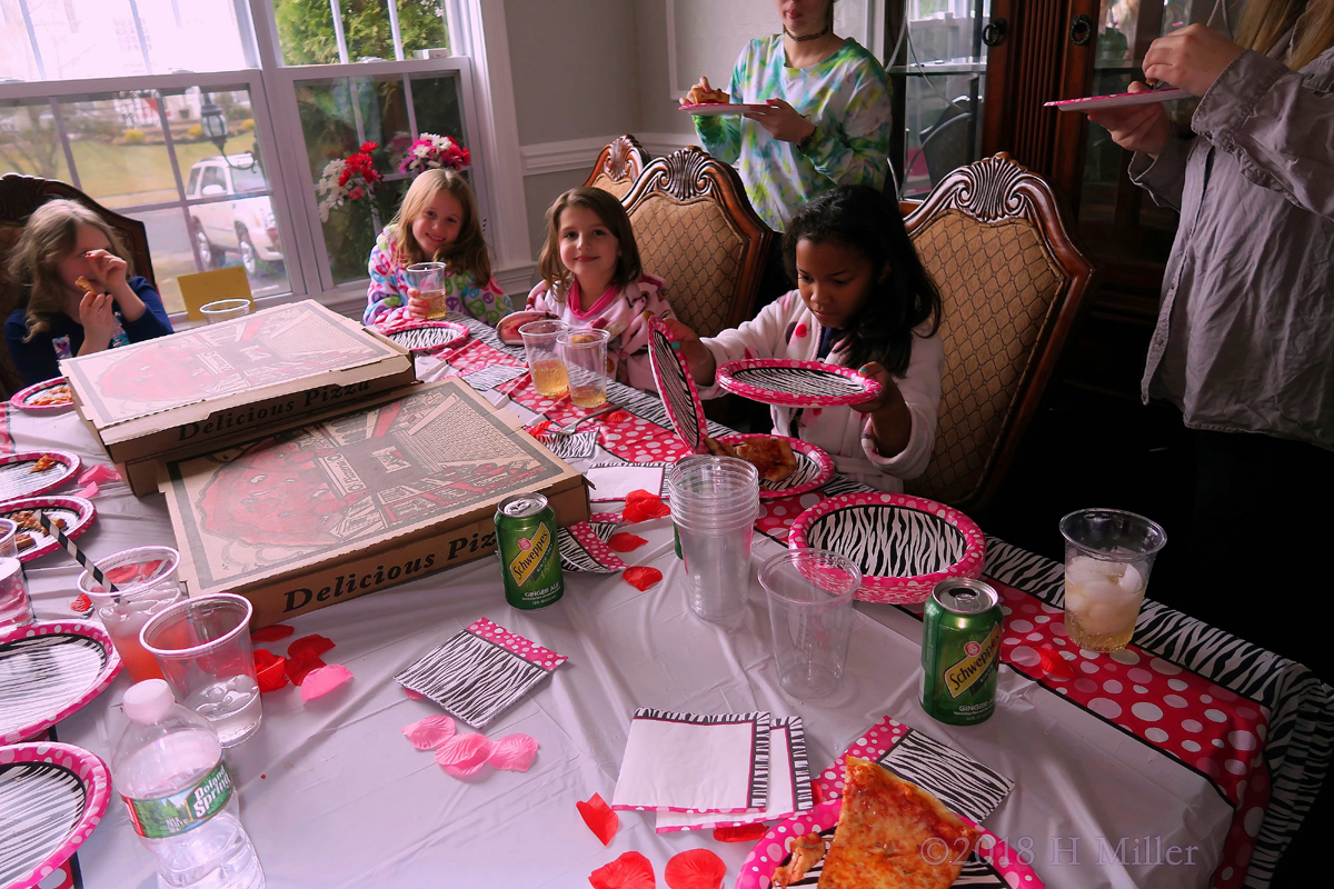 Plates For Everyone! Party Guests Eat Pizza! 