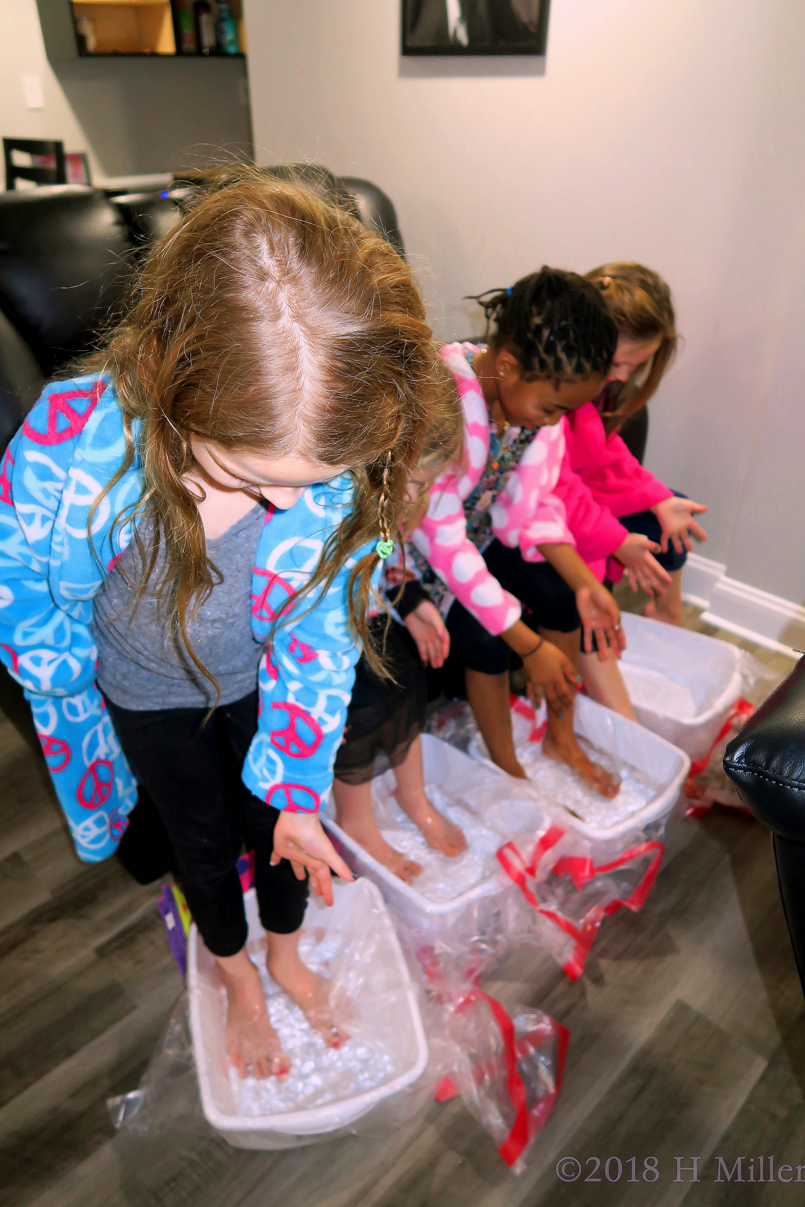Let That Salt Go Into The Pedicure Footbats! Kids Pedicure Fun! Let That Salt Go Into The Pedicure Footbats! Kids Pedicure Fun!