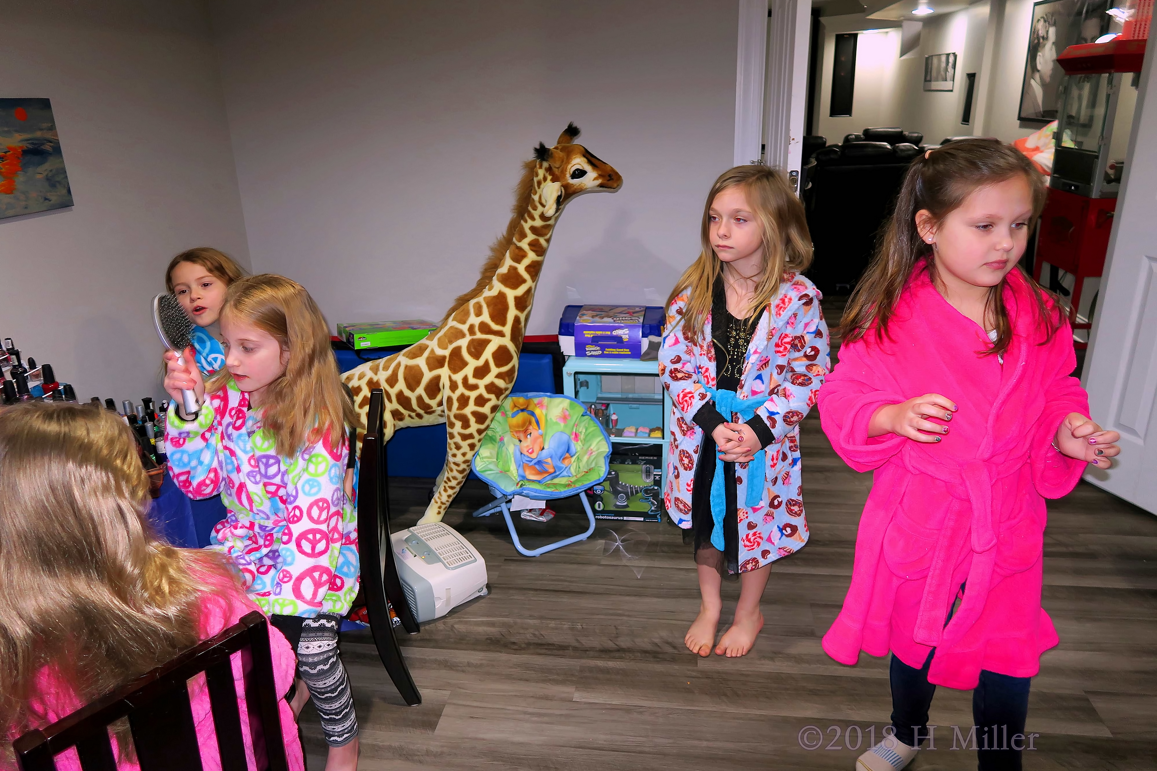 Makeovers And Playtime! Party Guests Pick Polish For Kids Manicures! Makeovers And Playtime! Party Guests Pick Polish For Kids Manicures!