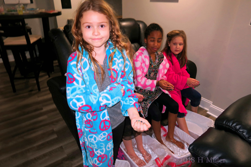 Bath Salts And Spa Robes For Girls Pedicures! Bath Salts And Spa Robes For Girls Pedicures!